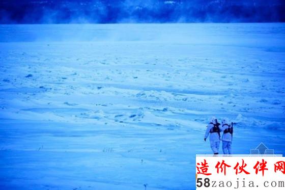 零下32度高寒下巡视的士兵