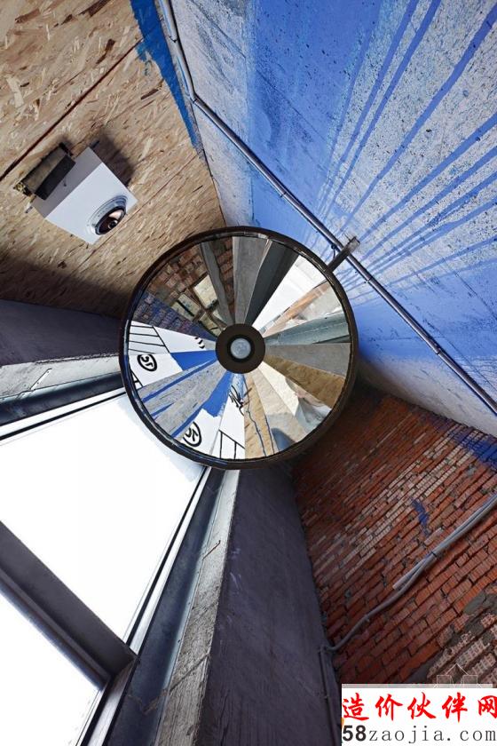 460平阁楼“打造”莫斯科Door 19酒吧餐厅