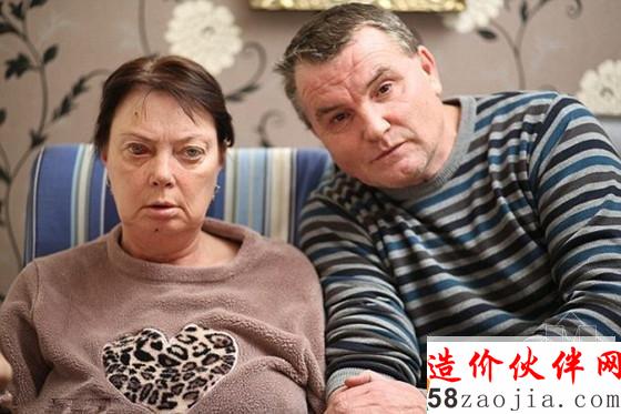 受伤的伍兹太太和伍兹先生