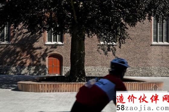 斯内德村内美丽的集市