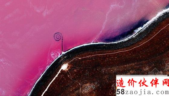 美国犹他州大盐湖东北岸的螺旋形防波堤