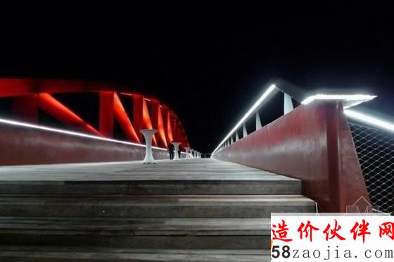 瓦莱塔大港口新圣埃尔莫防洪堤人行桥