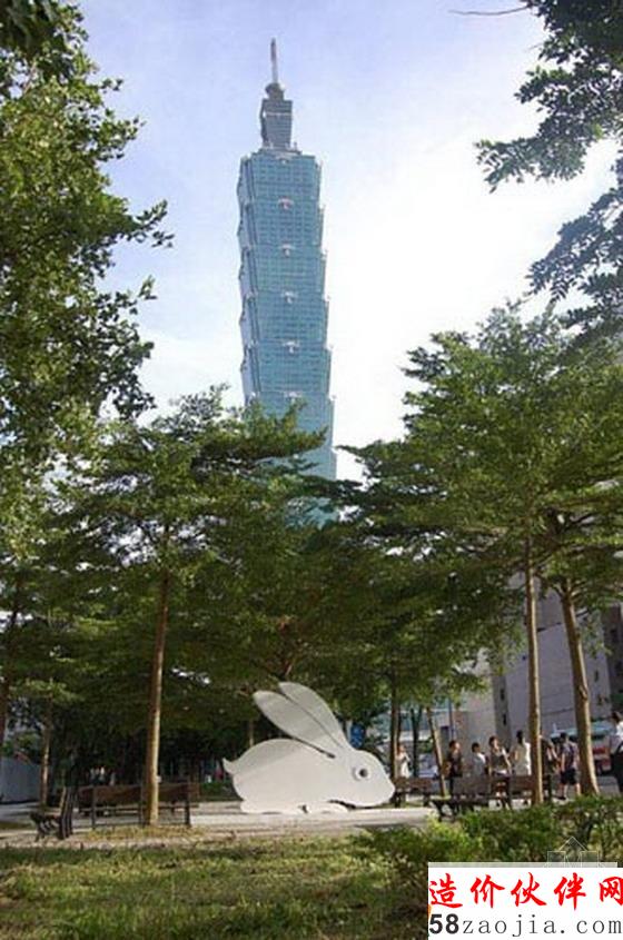 巨型毛毛兔 (东区)