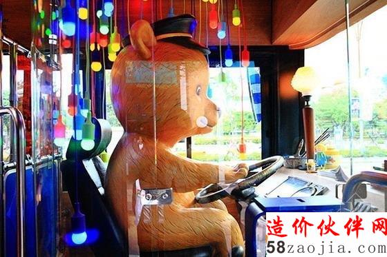 上车就可看见的小熊司机
