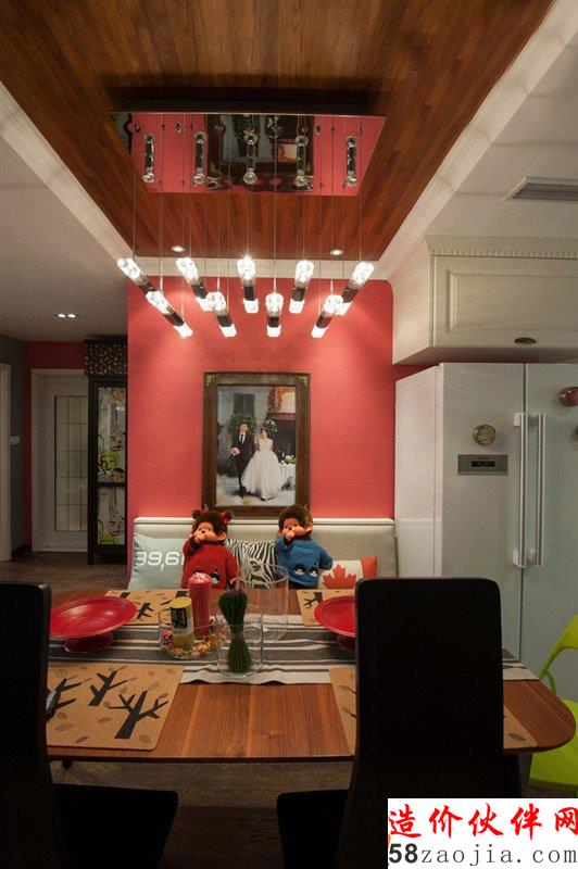 童心未泯!七彩魔术混搭三居室婚房设计