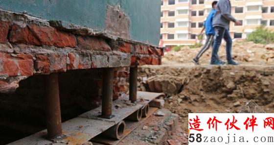 老建筑被按上“腿”