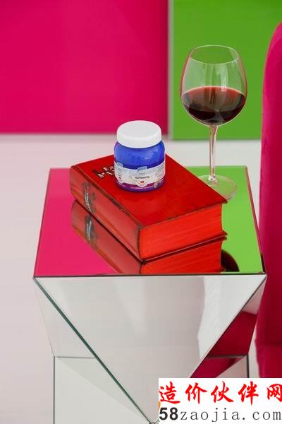 视觉刺激!俄罗斯“幻想世界”彩色糖果公寓