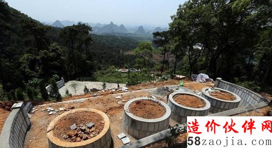 广西桂林4A景区内百座“活死人墓”