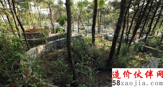 广西桂林4A景区内百座“活死人墓”