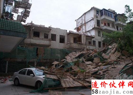 滕王阁附近脚手架倒塌