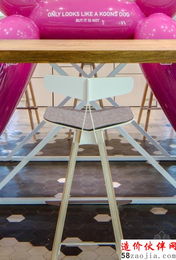 乌克兰“现代时尚元素”THE CAKE咖啡厅