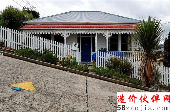 相机是与街道水平放置的