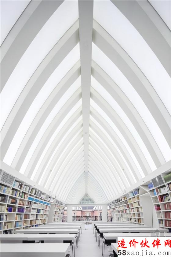 探访上海最美书店“钟书阁二期”