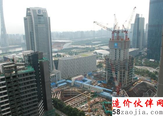 珠江新城308米摩天大楼施工现场