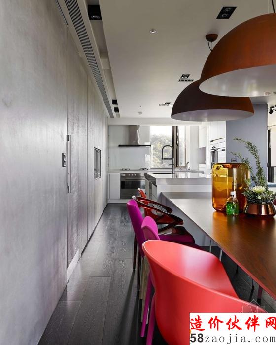 在净白中感受缤纷色彩!台湾新北Chorus公寓设计