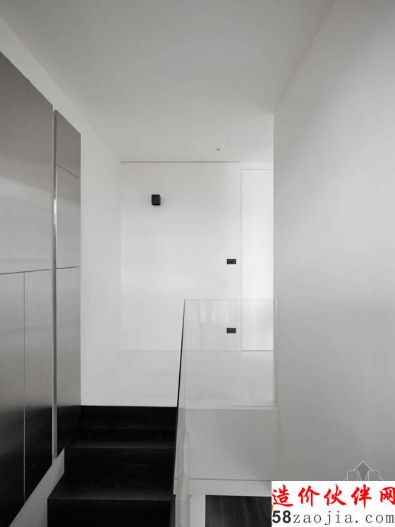 在净白中感受缤纷色彩!台湾新北Chorus公寓设计