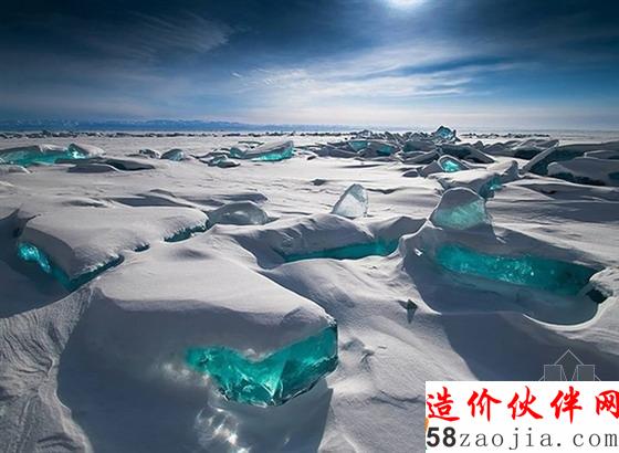 俄罗斯贝加尔湖翡翠冰