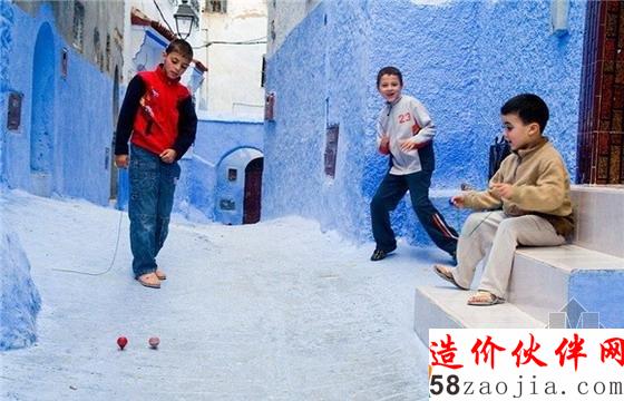 舍夫沙万是一座蓝色的小镇