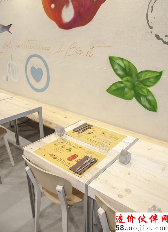 米兰垂直森林下的清新餐厅