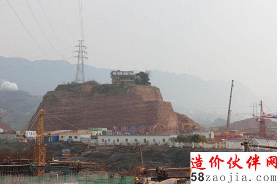 宜宾“钉子户”周围挖空成“孤岛”