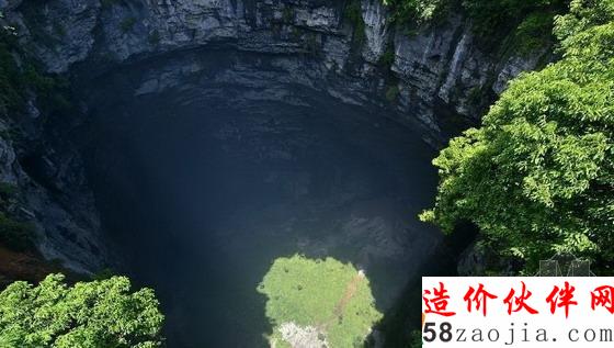 湖北天坑里的“动植物王国”