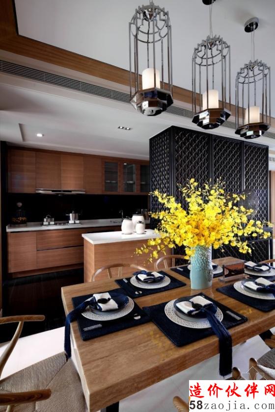 新中式的质朴清雅总令人陶醉。在该样板房设计中,设计师选用的原木餐桌、藏蓝与白瓷餐具,带来新中式清雅质朴的韵味。