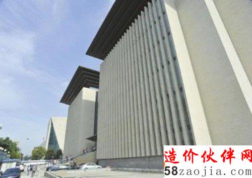 6月9日,建设中的四川省图书馆。