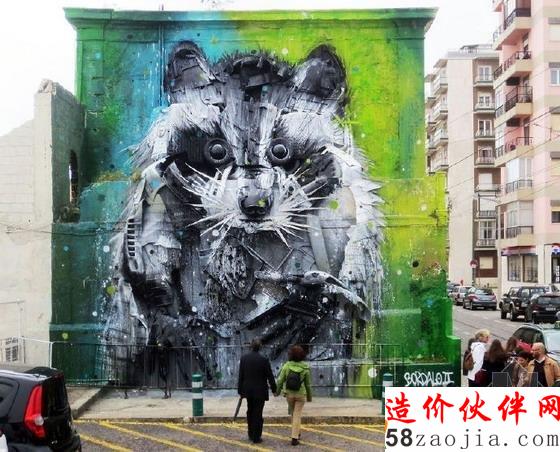 回收垃圾做的动物雕塑