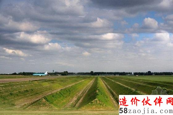 阿姆斯特丹史基浦机场附近的公园设计