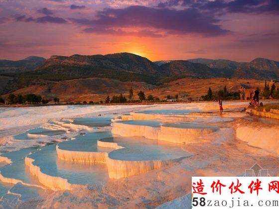 土耳其的希拉波利斯-棉花堡