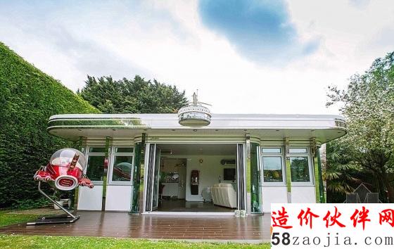 鸡舍变酒厂 英国男子创意棚屋获大奖