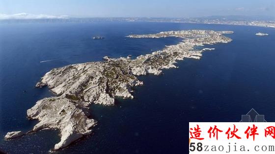 航拍法国在地中海的一座小岛