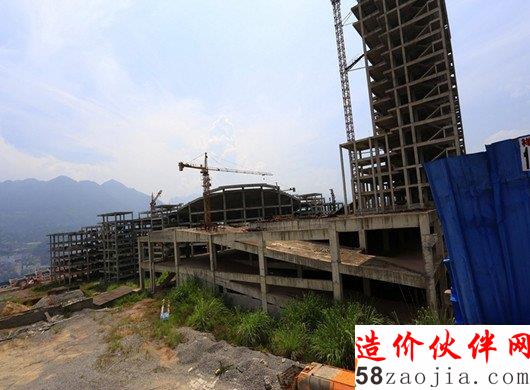 图为停工的影视中心。