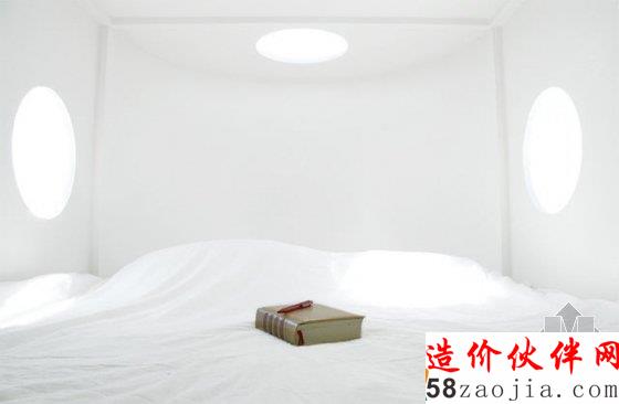 十四位设计师构建沙滩上的胶囊旅馆