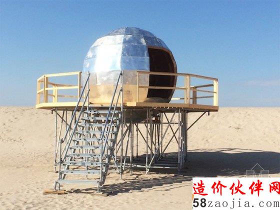 十四位设计师构建沙滩上的胶囊旅馆