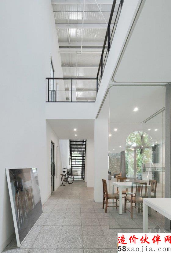 北京三里屯60年老礼堂变身建筑事务所