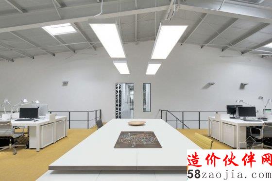 北京三里屯60年老礼堂变身建筑事务所