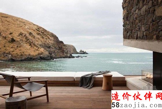 面朝海边的度假小屋 自然的与山融为一体