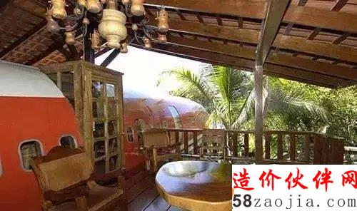 太酷了!外国老奶奶花3万买飞机变超级豪宅