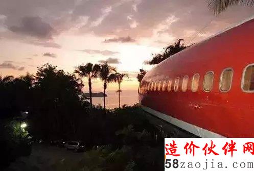 太酷了!外国老奶奶花3万买飞机变超级豪宅