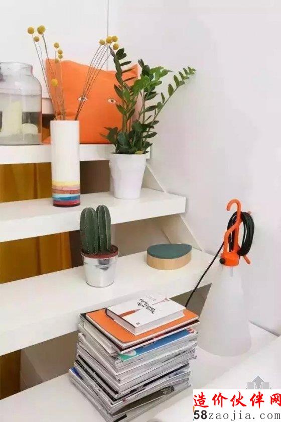 一位长发怪叔叔的21㎡ 公寓“豪宅”