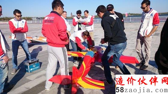 无人机大师秀、水上飞人表演、极限运动嘉年华轮番登场“十一”长假来绿博园看精彩活动