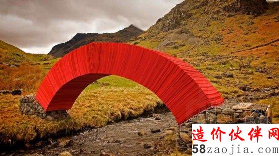 英国纸质人行桥