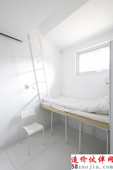 谦虚旅舍,一些还给院子的小面积