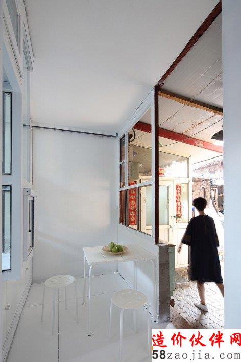 谦虚旅舍,一些还给院子的小面积