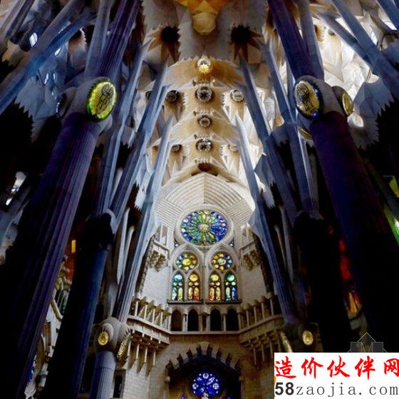 圣家族大教堂内部