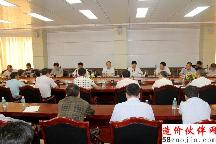 图片:我市召开规范工地临时建筑管理会议