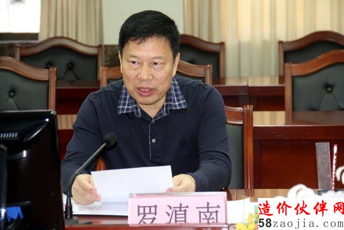 市政府副秘书长、市住建局局长罗滇南介绍湛江受灾情况