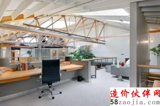 这世界怎么了 一对夫妇变卖别墅住仓库!