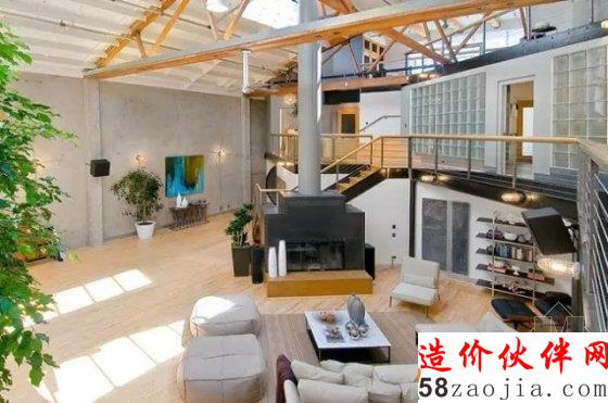 这世界怎么了 一对夫妇变卖别墅住仓库!